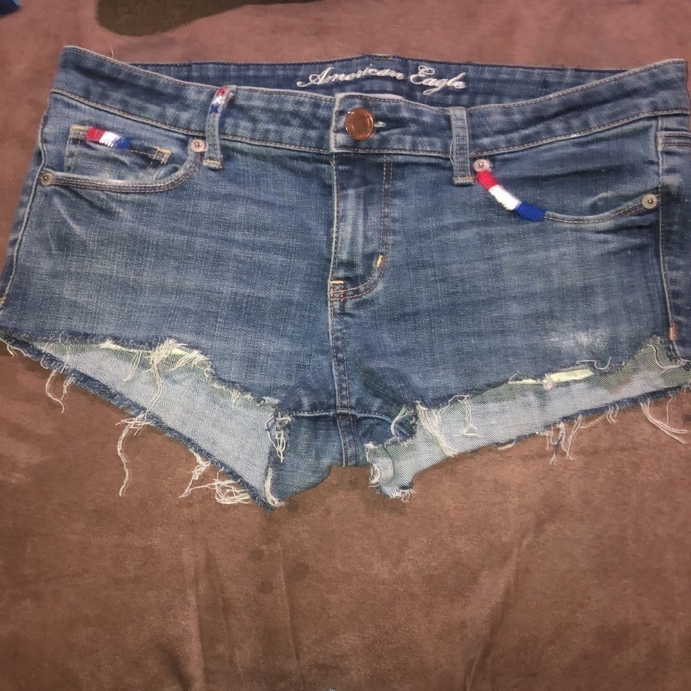 SHEIN Pin Front Letter Graphic Crop Tank Top and AEO Jean Shirties - Picture 6 of 6